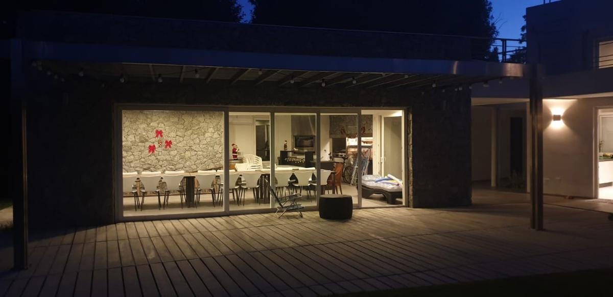 Foto de Casa en Barrio cerrado Los Pinguinos en venta - Ituzaingó Norte, imagen 2