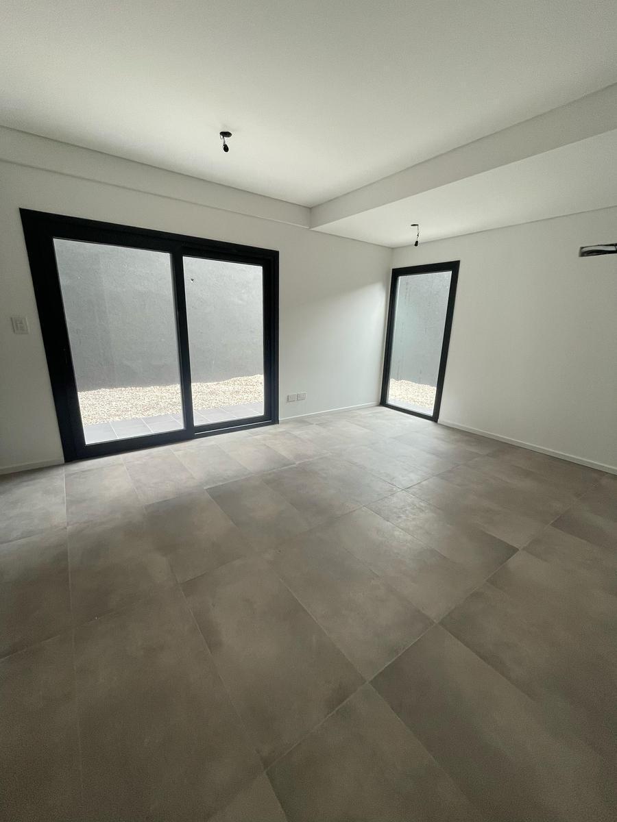 Departamento 4 Ambientes con Jardín en Venta 5
