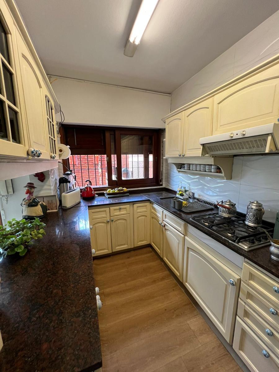 Chalet en Amplio Lote a La Venta en Ituzaingo 2