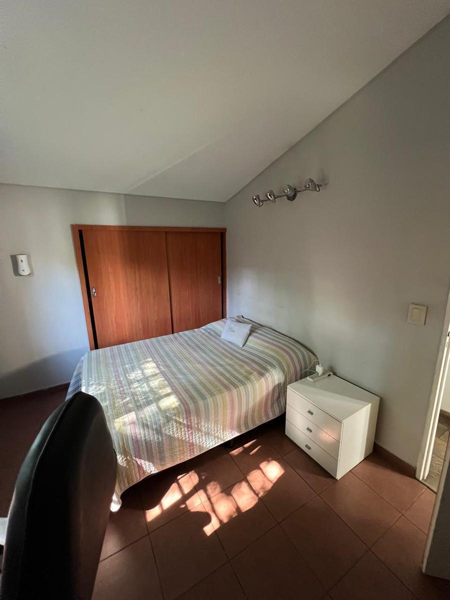 Foto de Casa 4 ambientes en venta en Parque Leloir, imagen 2