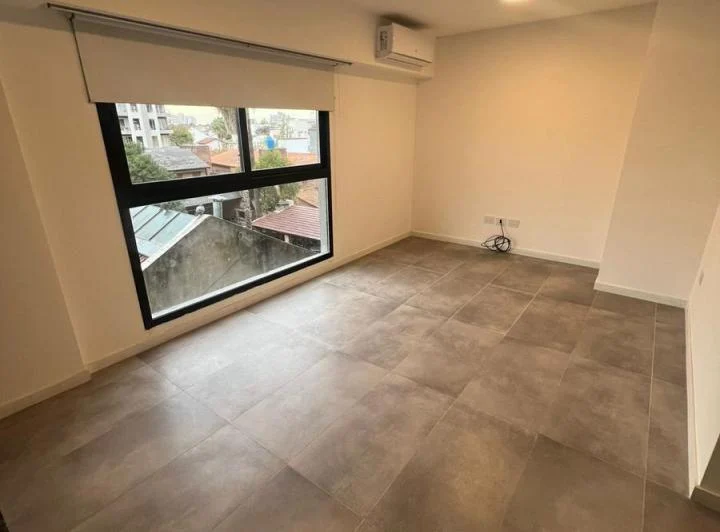 Departamento monoambiente en alquiler en Ituzaingo 5