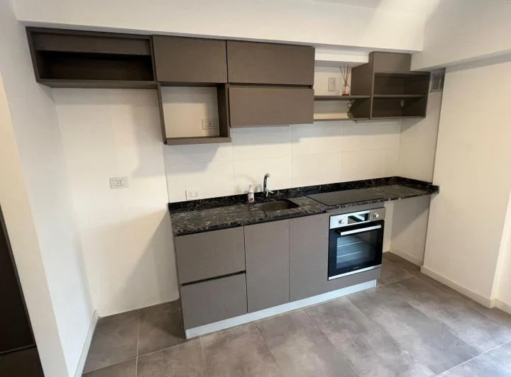 Departamento monoambiente en alquiler en Ituzaingo 4