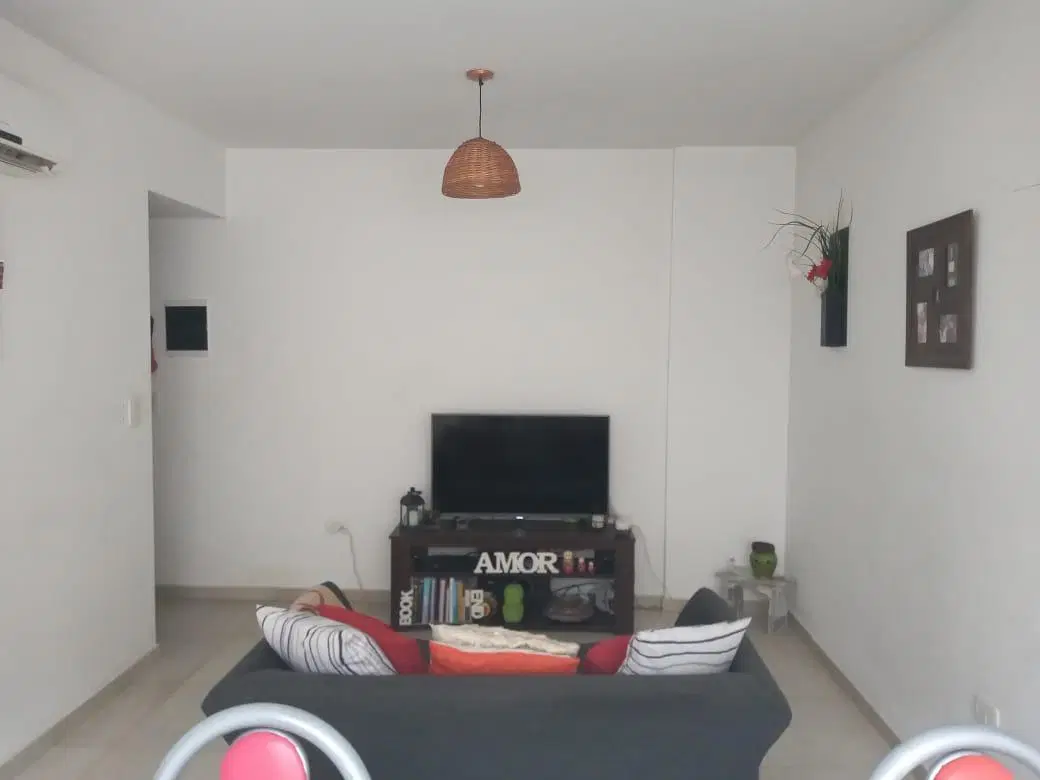 Departamento dos ambientes con patio y cochera en venta en Ituzaingó Norte 2