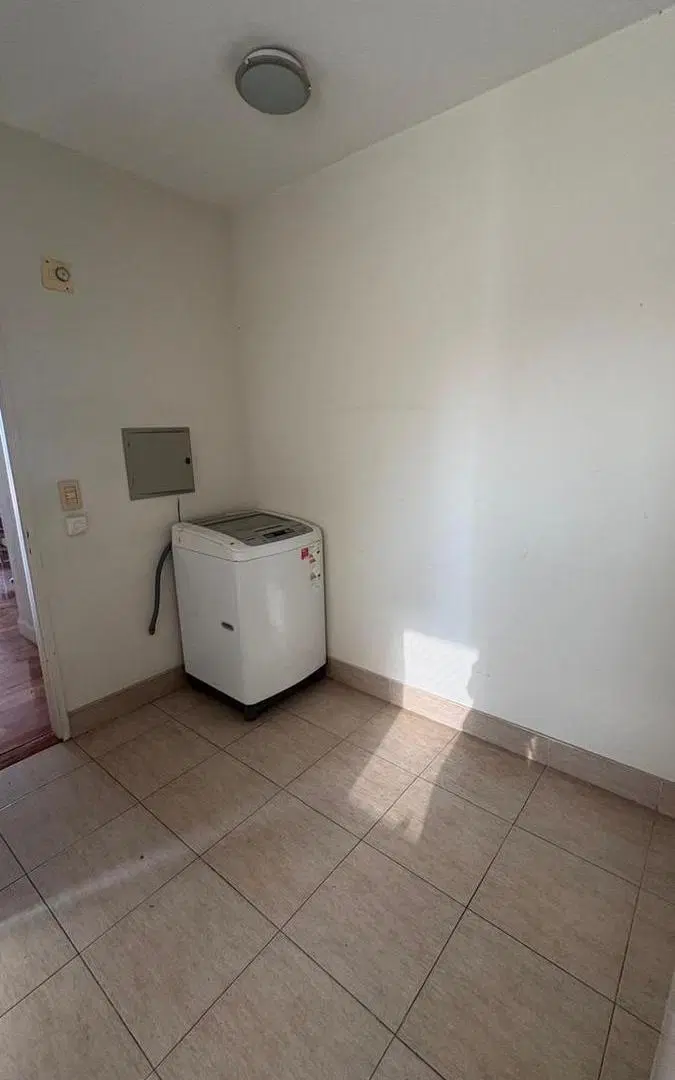 Departamento 3 ambientes con balcón y cochera en venta en Castelar 8