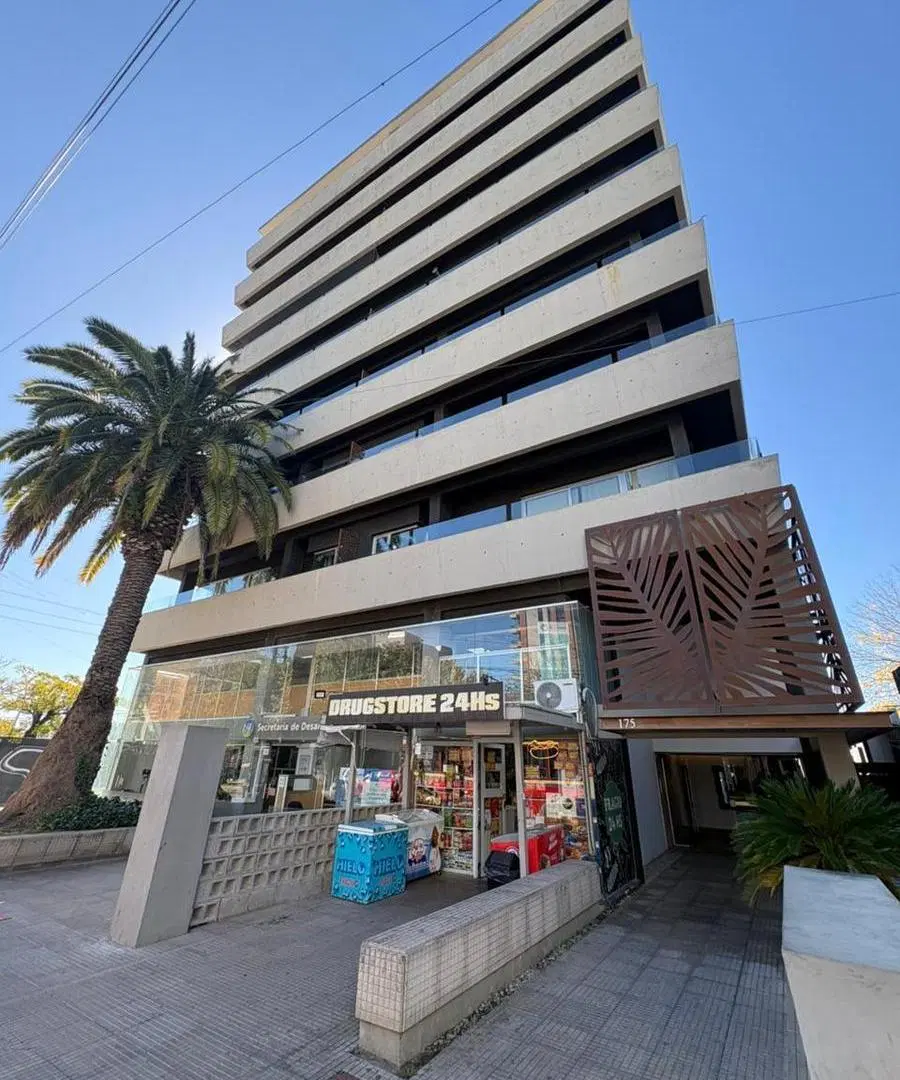 Departamento monoambiente en alquiler en Ituzaingo 4
