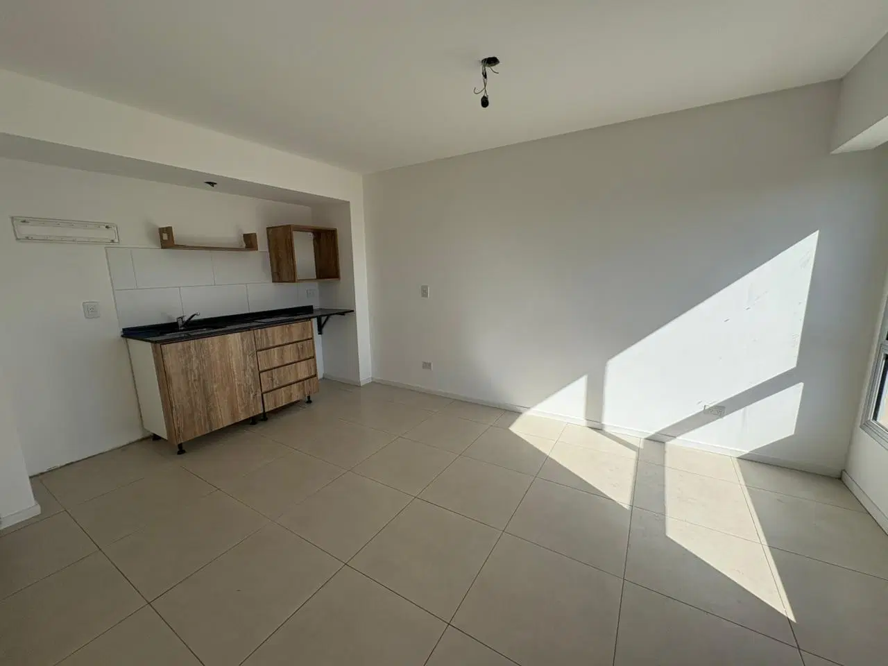 Departamento monoambiente en alquiler en Ituzaingo Norte 5