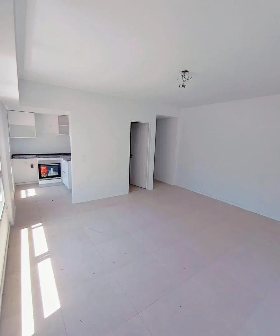 Departamento monoambiente en alquiler en Ituzaingo 3