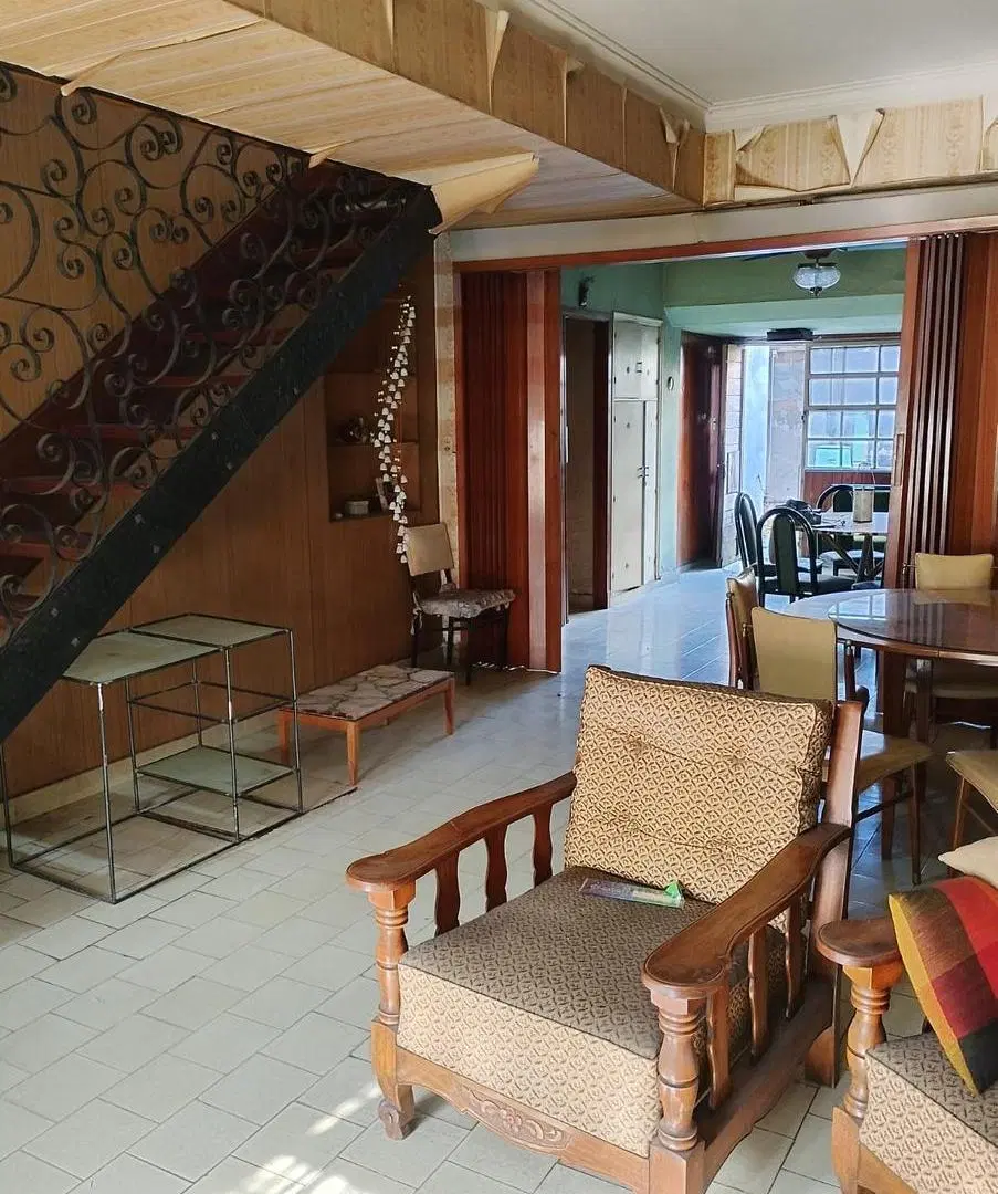 Casa 6 ambientes en venta en Castelar 3