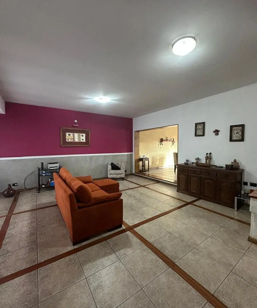 Chalet 5 ambientes en venta en Castelar Sur 8