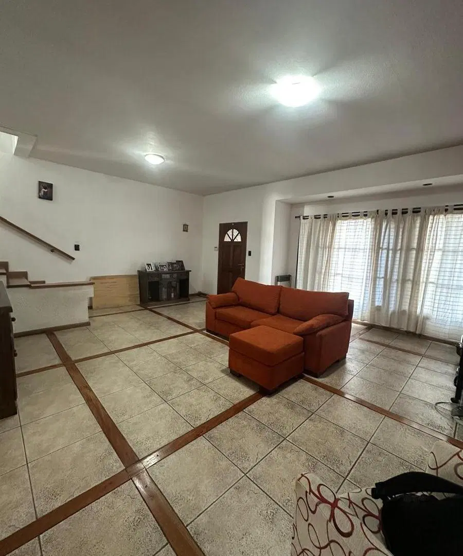 Chalet 5 ambientes en venta en Castelar Sur 5