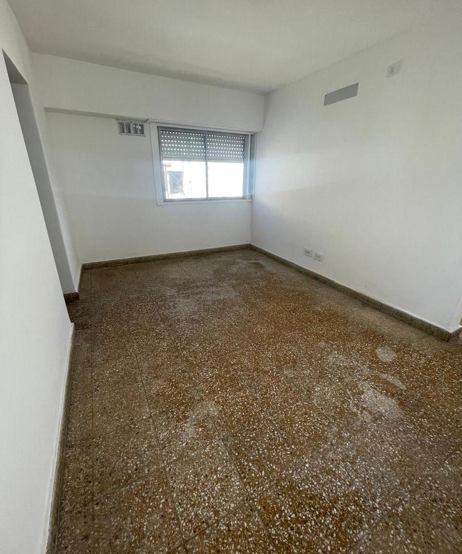 Foto de Departamento tres ambientes en alquiler en Ituzaingo, imagen 3