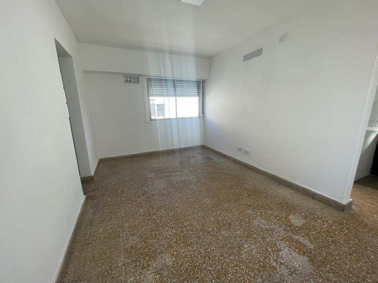 Foto de Departamento tres ambientes en alquiler en Ituzaingo, imagen 2