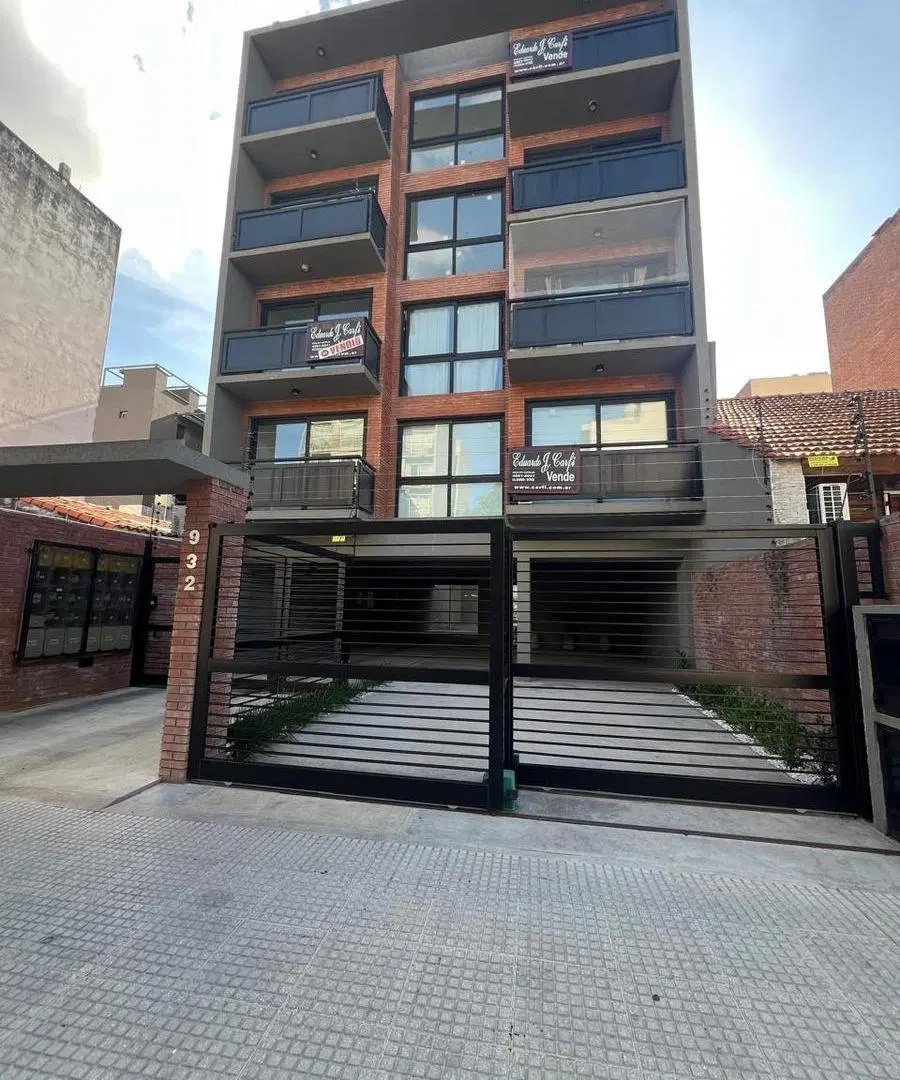 Departamento monoambiente con balcón en alquiler en Castelar. 8