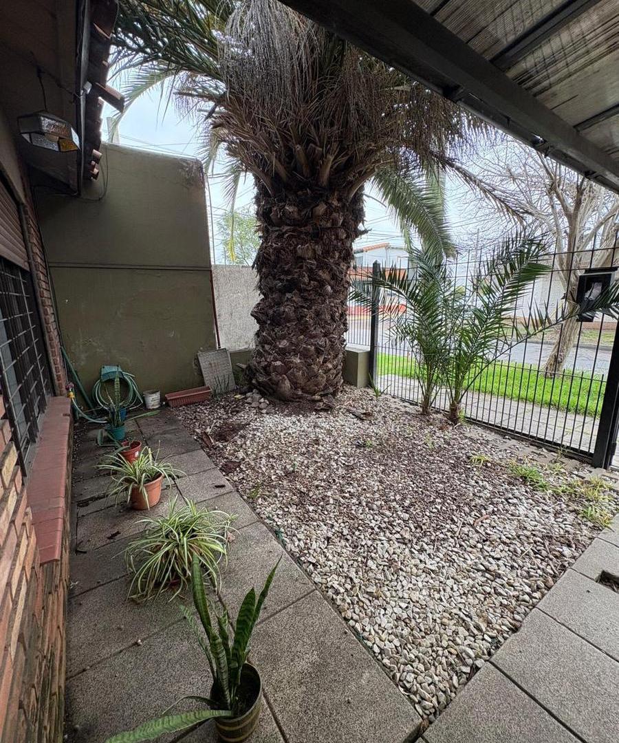 Foto de Casa 5 ambientes en venta en Ituzaingo, imagen 2