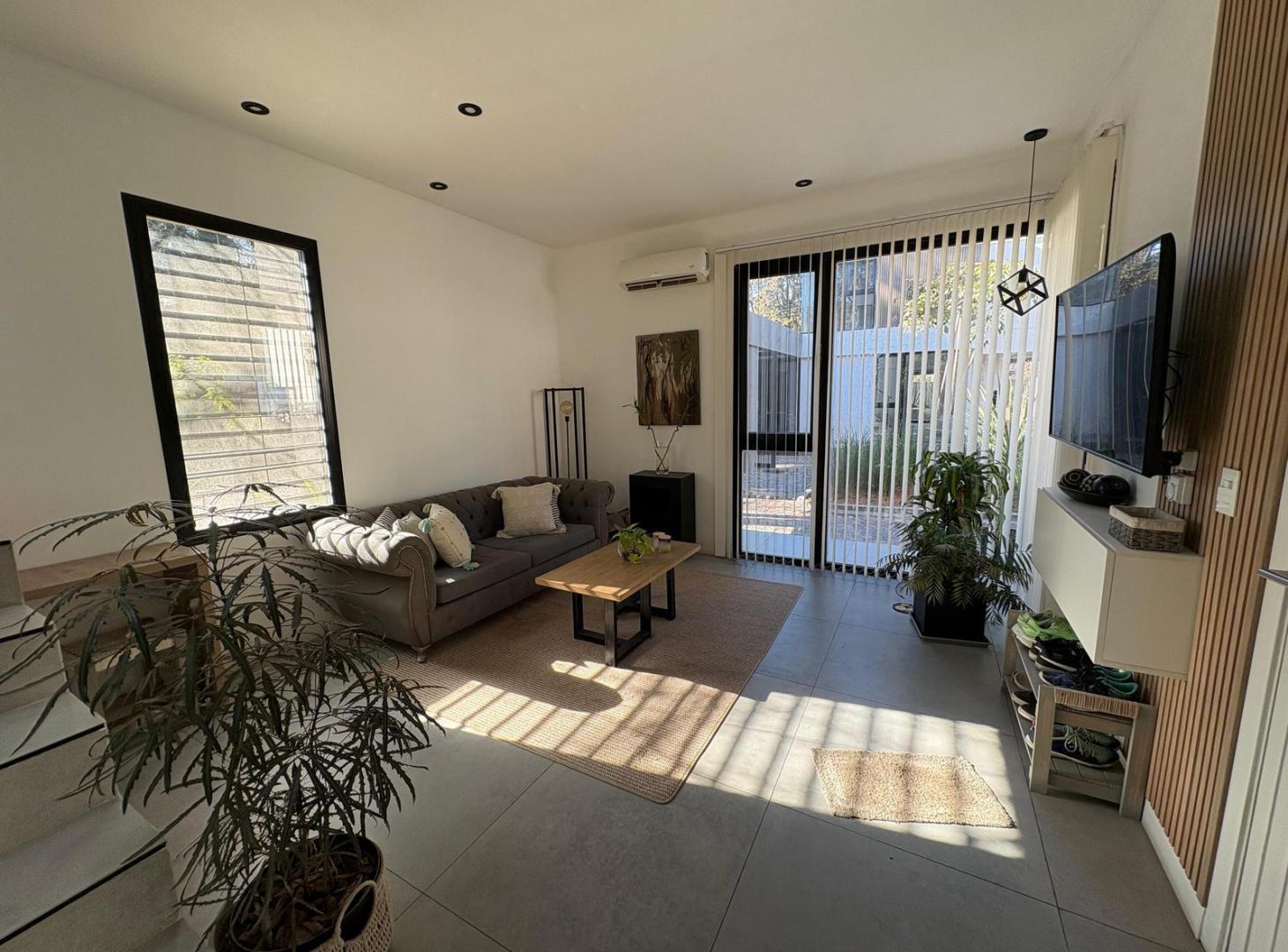 Foto de Casa 4 ambientes en venta en Leloir Ituzaingo, imagen 3