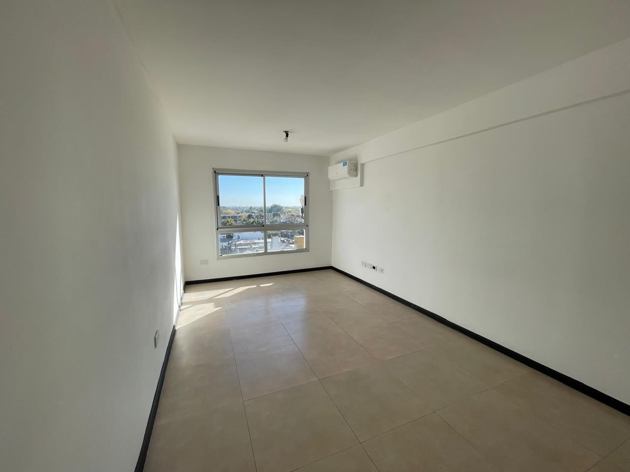 Foto de Departamento en alquiler en Ituzaingo Norte, imagen 3