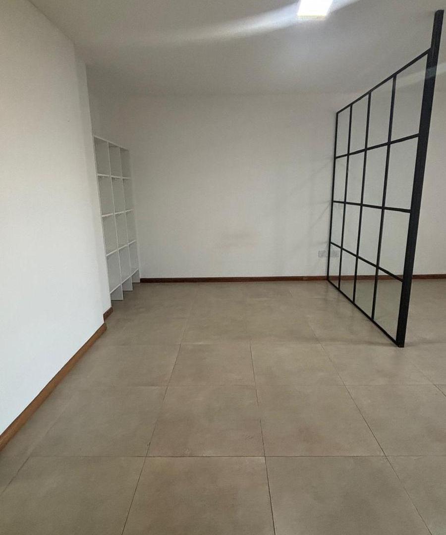Foto de Amplio monoambiente en alquiler en centro de Ituzaingo., imagen 4
