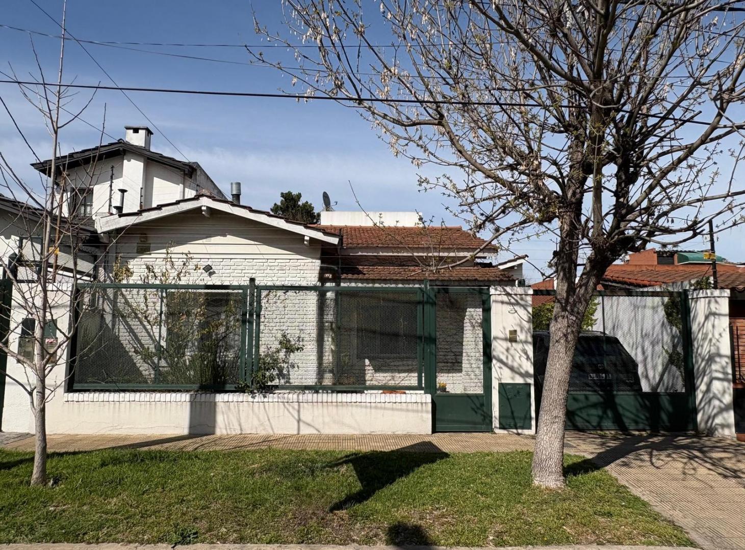 Foto de Casa 4 ambientes en venta en Castelar norte, imagen 2