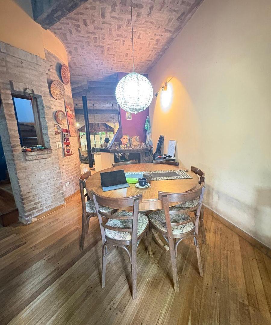 Foto de casa 6 ambientes en venta en Ituzaingo, imagen 2