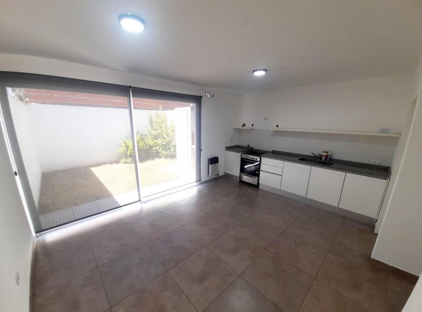 Foto de PH 4 ambientes en alquiler en Ituzaingó, imagen 5