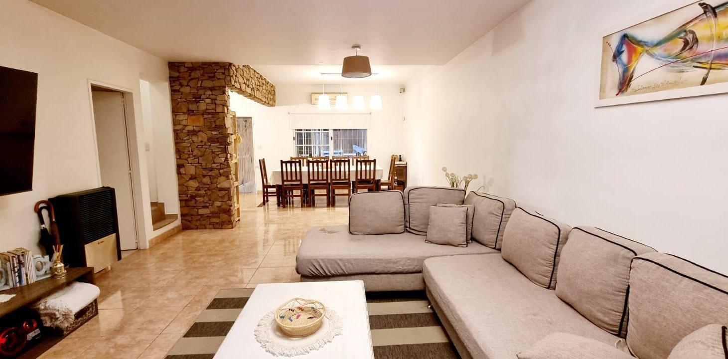 Foto de Triplex con patio y pileta en venta en Ituzaingo, imagen 3