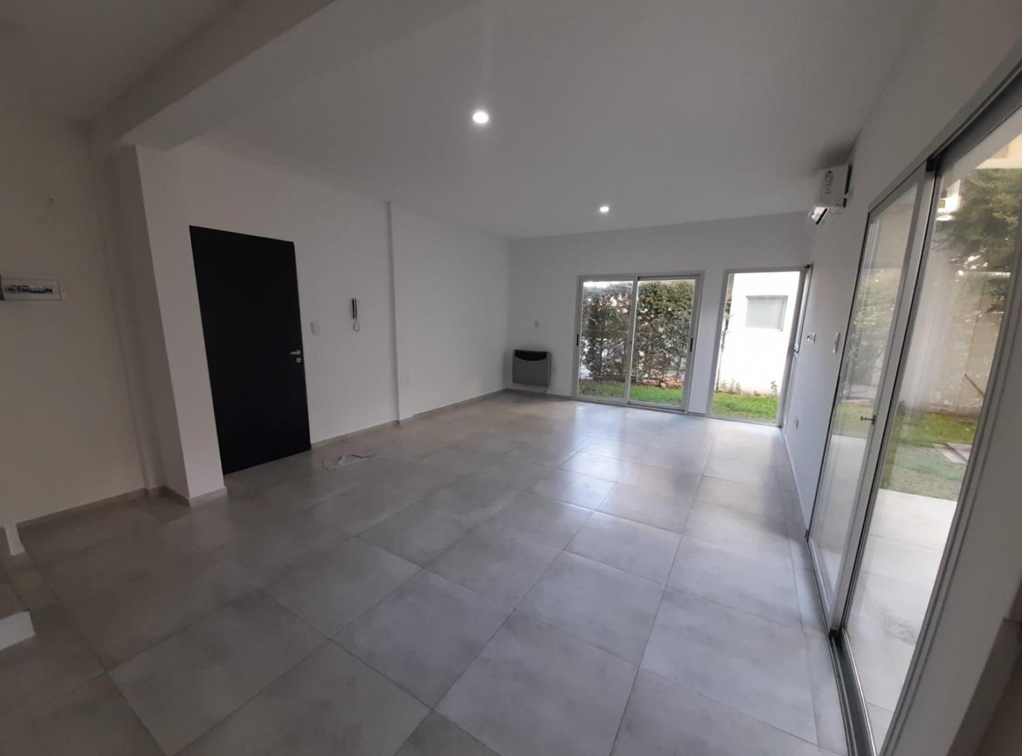 Foto de Casa 4 ambientes en alquiler en condominio en Ituzaingó, imagen 4