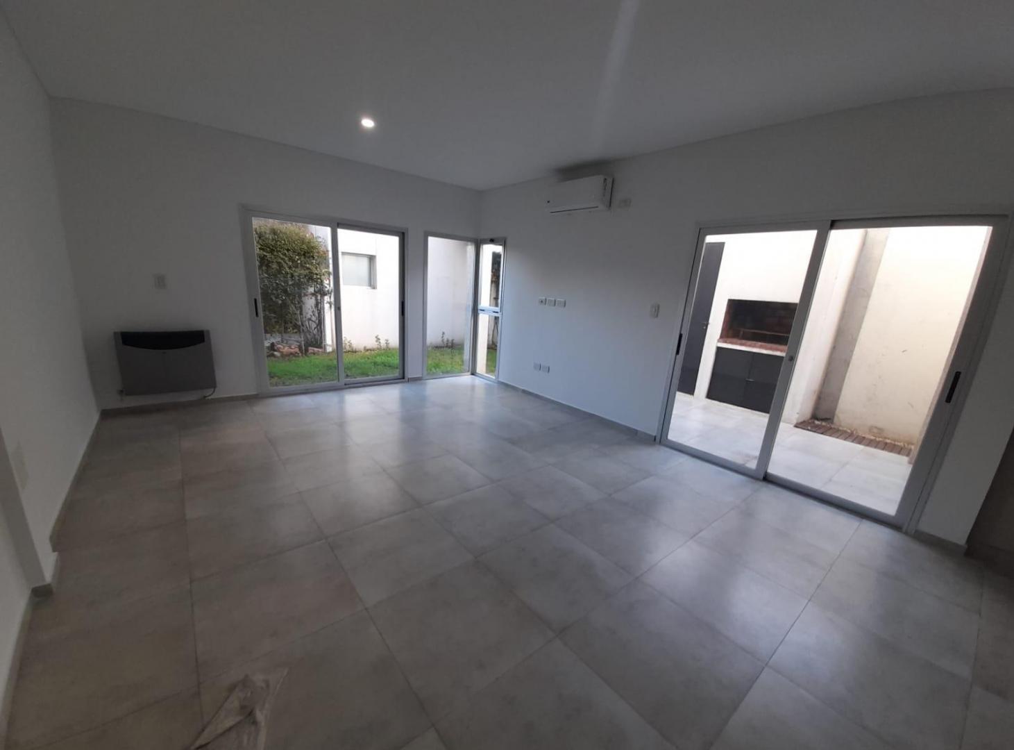 Foto de Casa 4 ambientes en alquiler en condominio en Ituzaingó, imagen 3