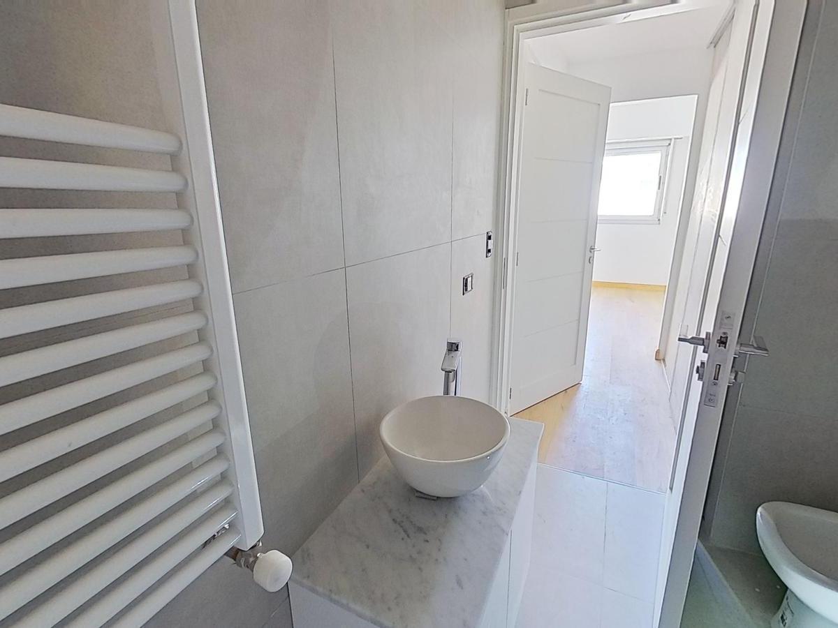 Venta - Semipiso 5 Amb. - 2 Dorm. en Suite - Baño y Vestidor - Lav. - Balcón Terraza - 2 Coch. 5