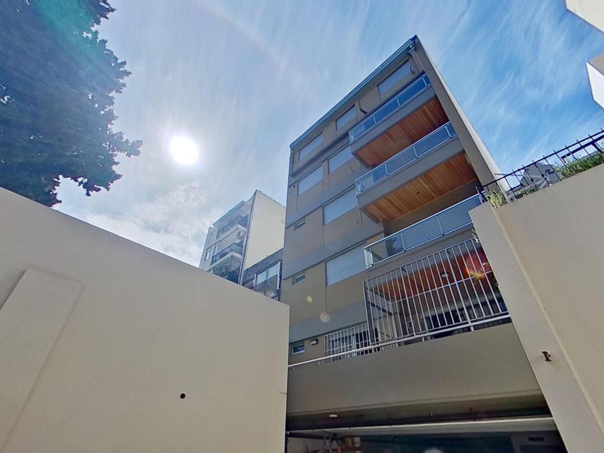 Duplex 4 Amb. - 147 m² - 3 Dorm. Escritorio. (Dorm. Suite) - Lav. - Living Comedor - Cochera. 2