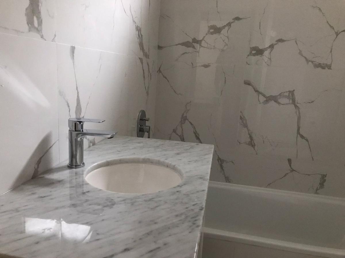 Semipiso 3 Amb. - 78 m² - Dorm. en Suite Baño y Vestidor Lav. - 2do. Baño - Cochera Cubierta. 5