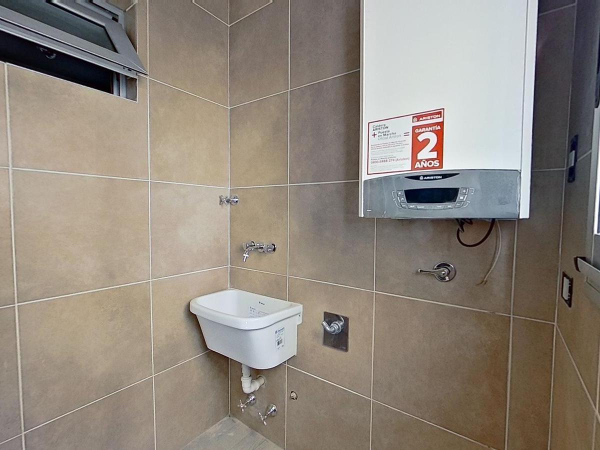 Semipiso 3 Amb. - 78 m² - Dorm. en Suite Baño y Vestidor Lav. - 2do. Baño - Cochera Cubierta. 3