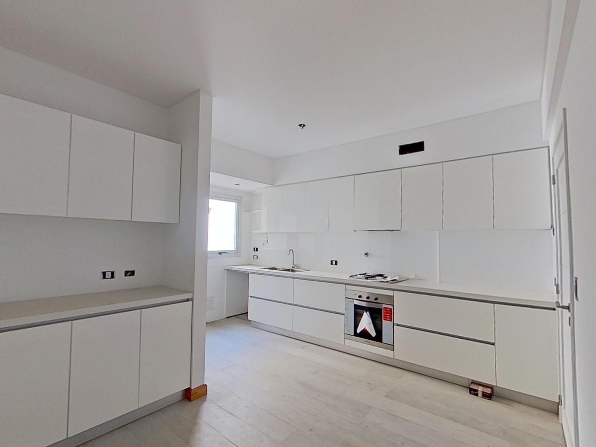 Semipiso 4 Amb. | (1 Dorm. en Suite) Baño y Toilette | Lav. | (2) Cocheras. | Av Cramer 2758 3