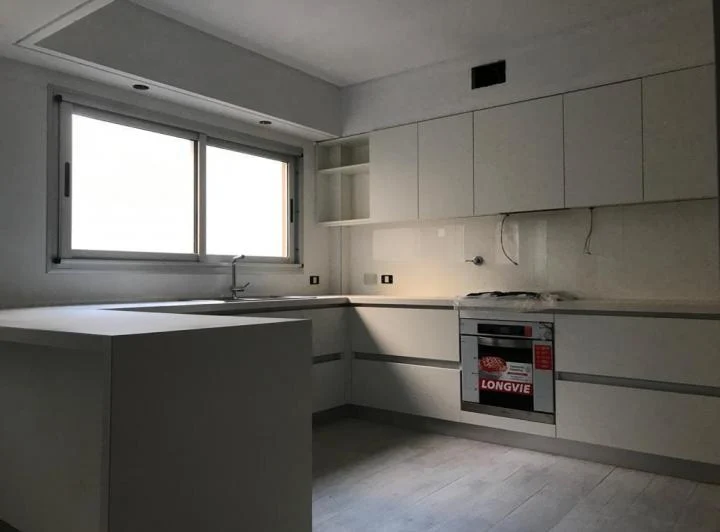Duplex 4 Amb. - 147m2 -  3 dorm.   escritorio. (Dorm. suite) - Lav. - Living comedor  - cochera. 4