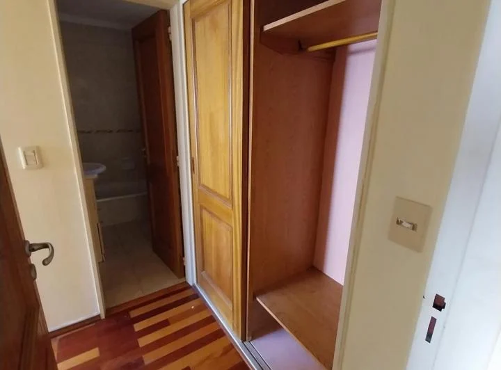 Departamento 2 Ambientes con cochera  - Baño  y Toilette - Amplio balcón al Cfte. - Belgrano 4