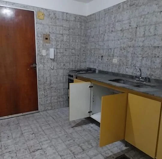 Departamento en ALQUILER - 2Amb.   Patio (Ex porteria) 5