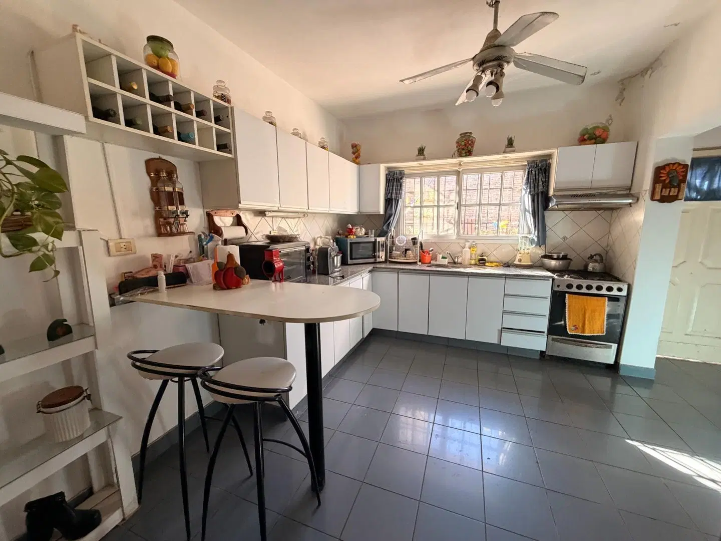 CASA 5 DORMITORIOS EN PARQUE FIELD PATIO PILETA COCHERA 2