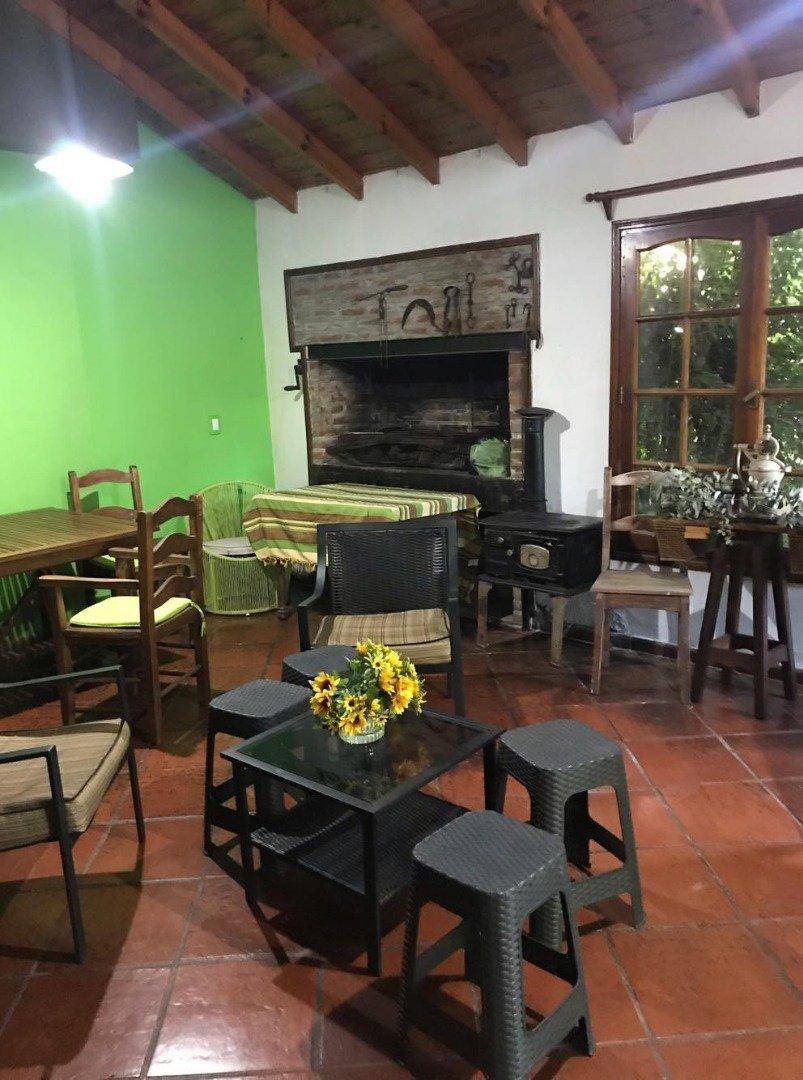 Venta de Chalet 3 Ambientes con Playroom, Pileta y Quincho Barrio La Forida 3