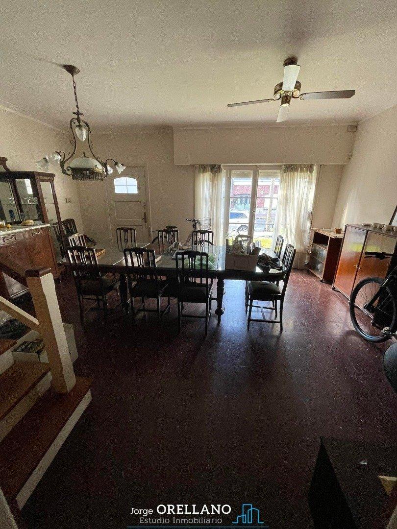 Venta de Chalet 6 Dorm. con Patio y Cochera Mas Dpto 3 Ambientes a m de Av Independe 4