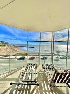 Foto de VENTA SEMIPISO 3 AMBIENTES CON COCHERA FRENTE AL MAR BAHIA VARESE, imagen 4