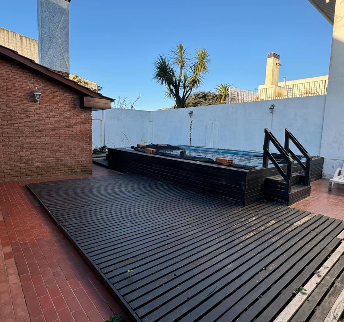 Venta Casa 4 Dorm. con Piscina en Barrio Los Troncos 4