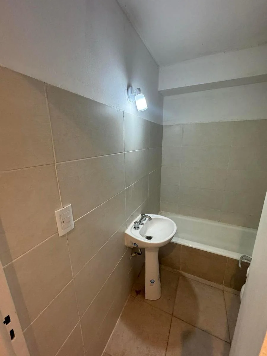 Foto de VENTA 2 AMBIENTES CON ESTUDIO A METROS DE PLAZA MITRE, imagen 5
