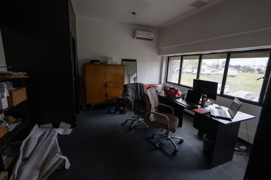 Venta en Block 2 Galpones 977 m² Cubiertos Mas Lote 510 m² Dist E3 1