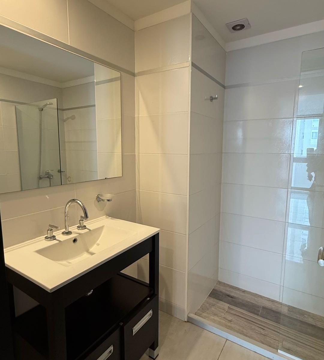 Foto de VENTA SEMIPISO 3 AMBIENTES CON COCHERA Y BAULERA ZONA GUEMES, imagen 3