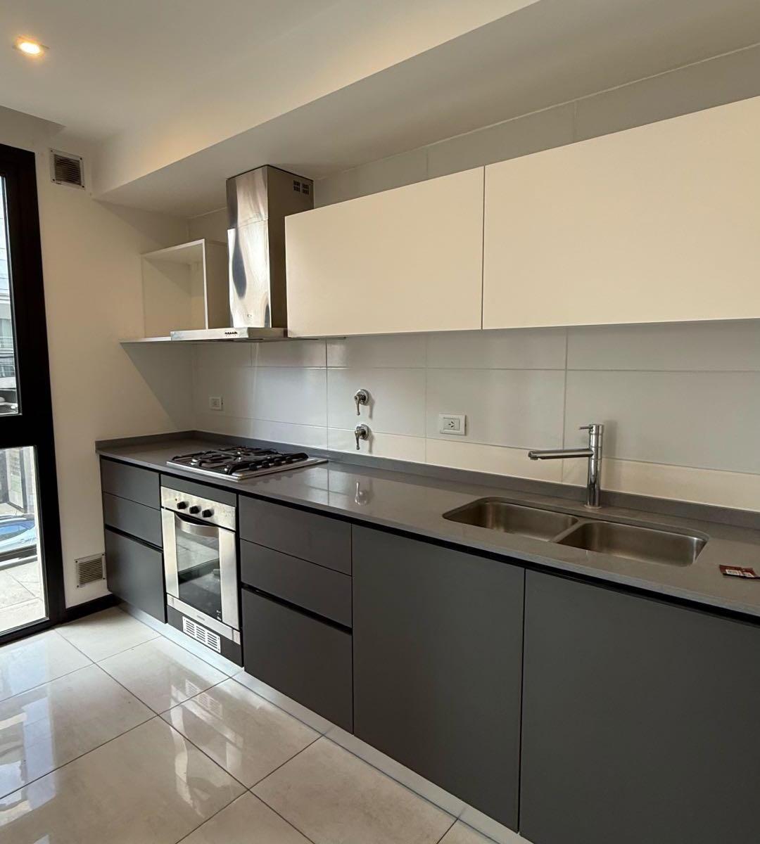 Foto de VENTA SEMIPISO 3 AMBIENTES CON COCHERA Y BAULERA ZONA GUEMES, imagen 5