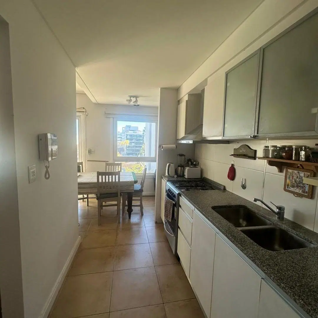 VENTA 2 AMBIENTES CON BALCÓN TERRAZA Y COCHERA ZONA GUEMES 4