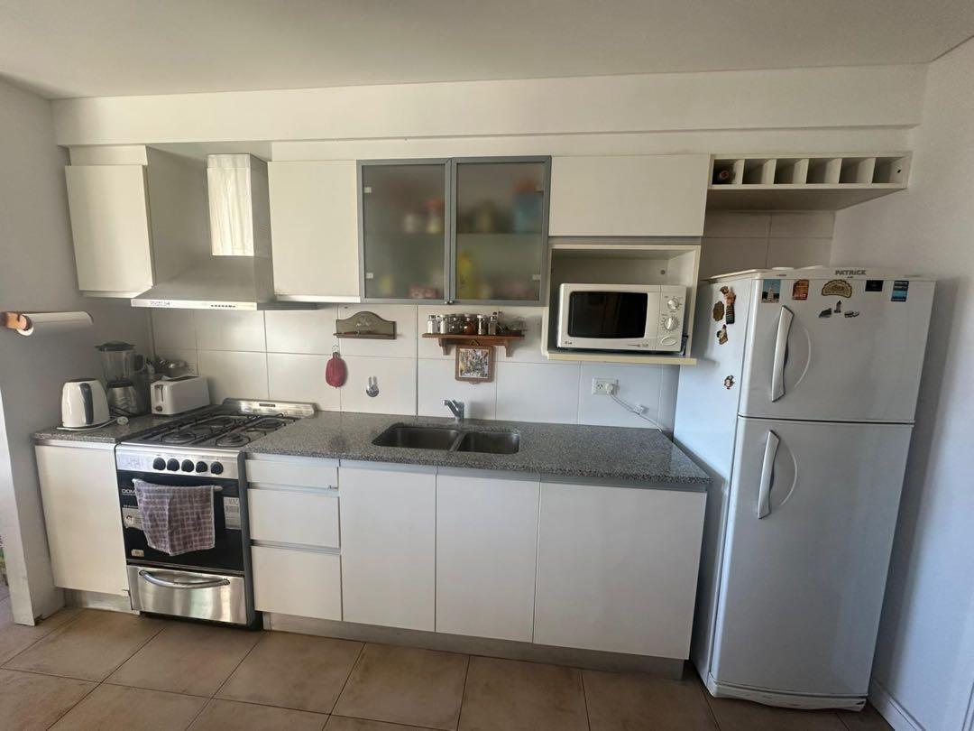 Foto de VENTA 2 AMBIENTES CON BALCÓN TERRAZA Y COCHERA ZONA GUEMES, imagen 4