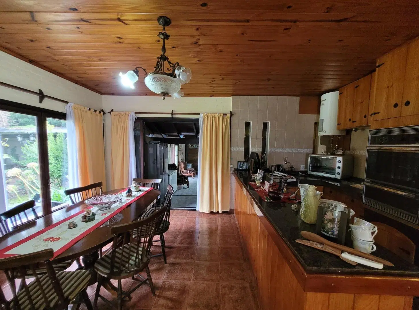 VENTA CHALET SOBRE LOTE 838m2 EN BARRIO COLINAS DE PERALTA RAMOS 3