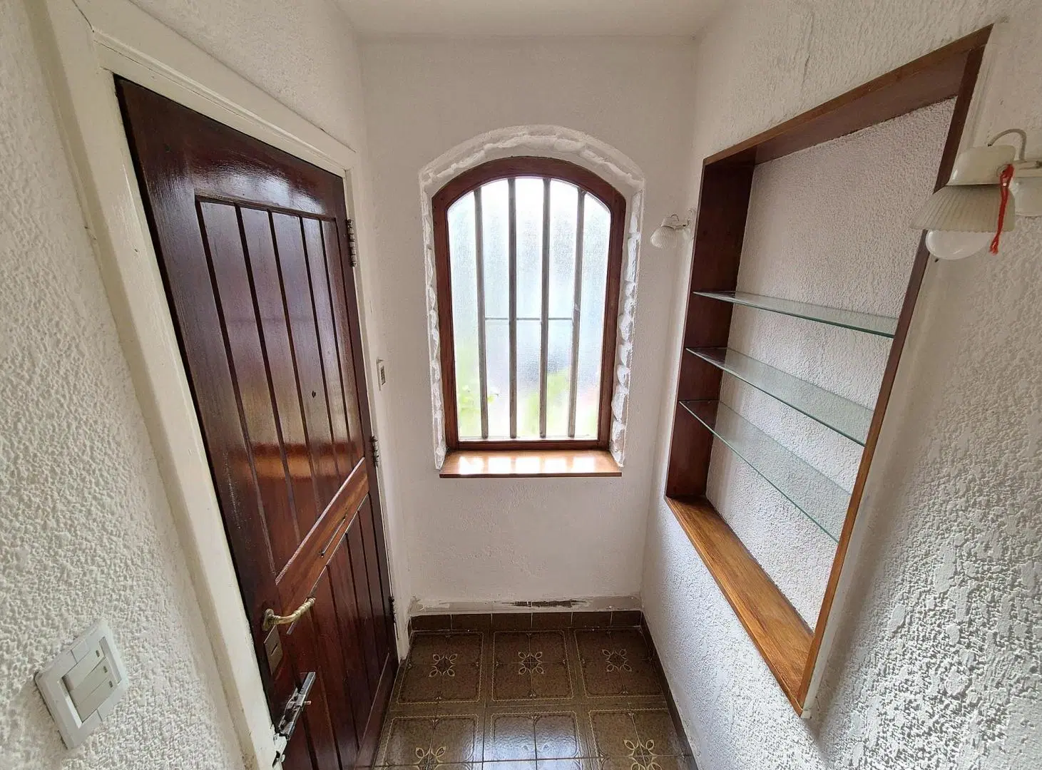 ALQUILER CASA DE 3 AMBIENTES CON PATIO EN BARRIO CHAUVIN 2