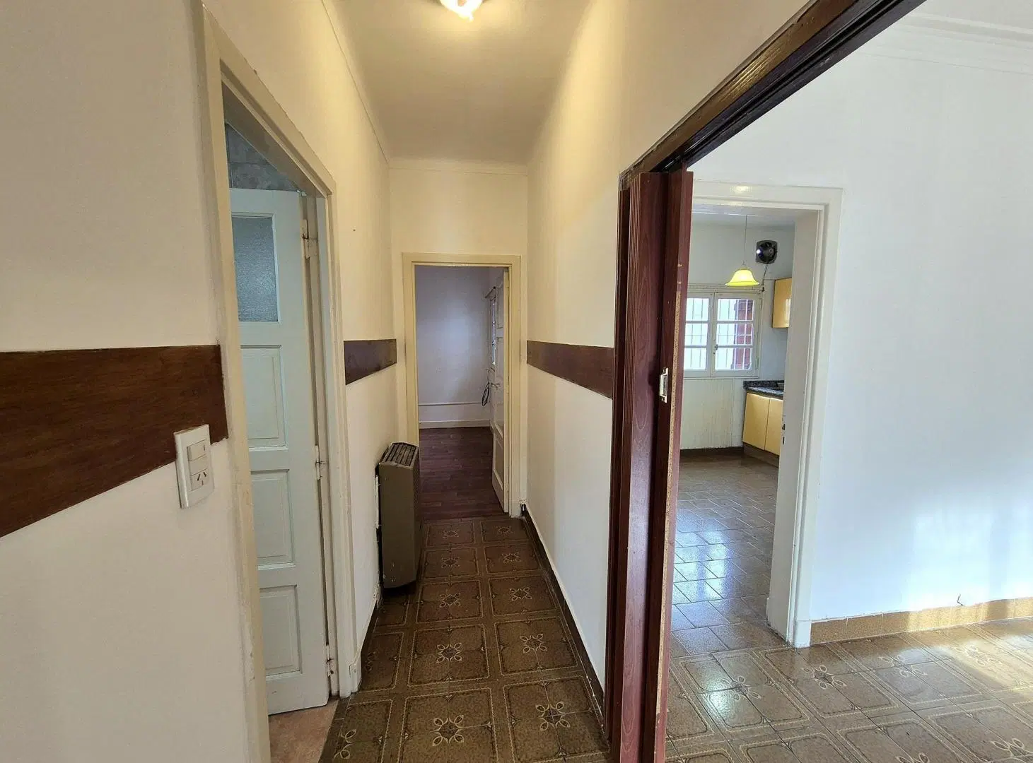 ALQUILER CASA DE 3 AMBIENTES CON PATIO EN BARRIO CHAUVIN 5
