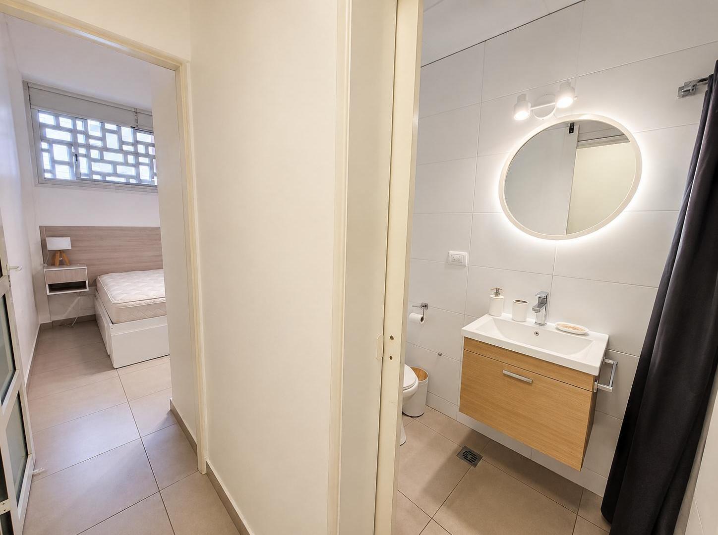 Foto de VENTA DEPARTAMENTO 2 AMBIENTES AMOBLADO ZONA GUEMES /ALDREY, imagen 4